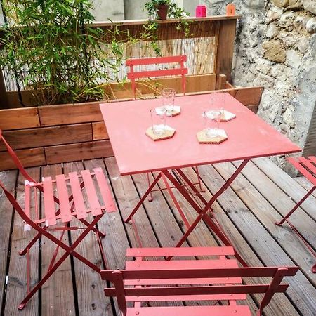 Maison De Village Meublee Avec Terrasse Donzère Екстериор снимка