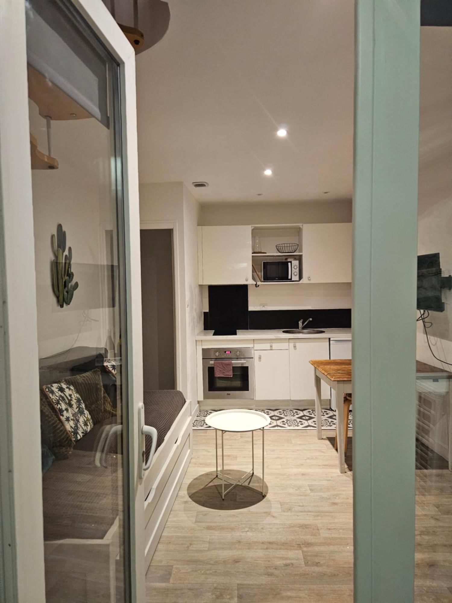 Maison De Village Meublee Avec Terrasse Donzère Екстериор снимка